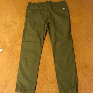 Levis Tapered Cargo Pants. Nwot